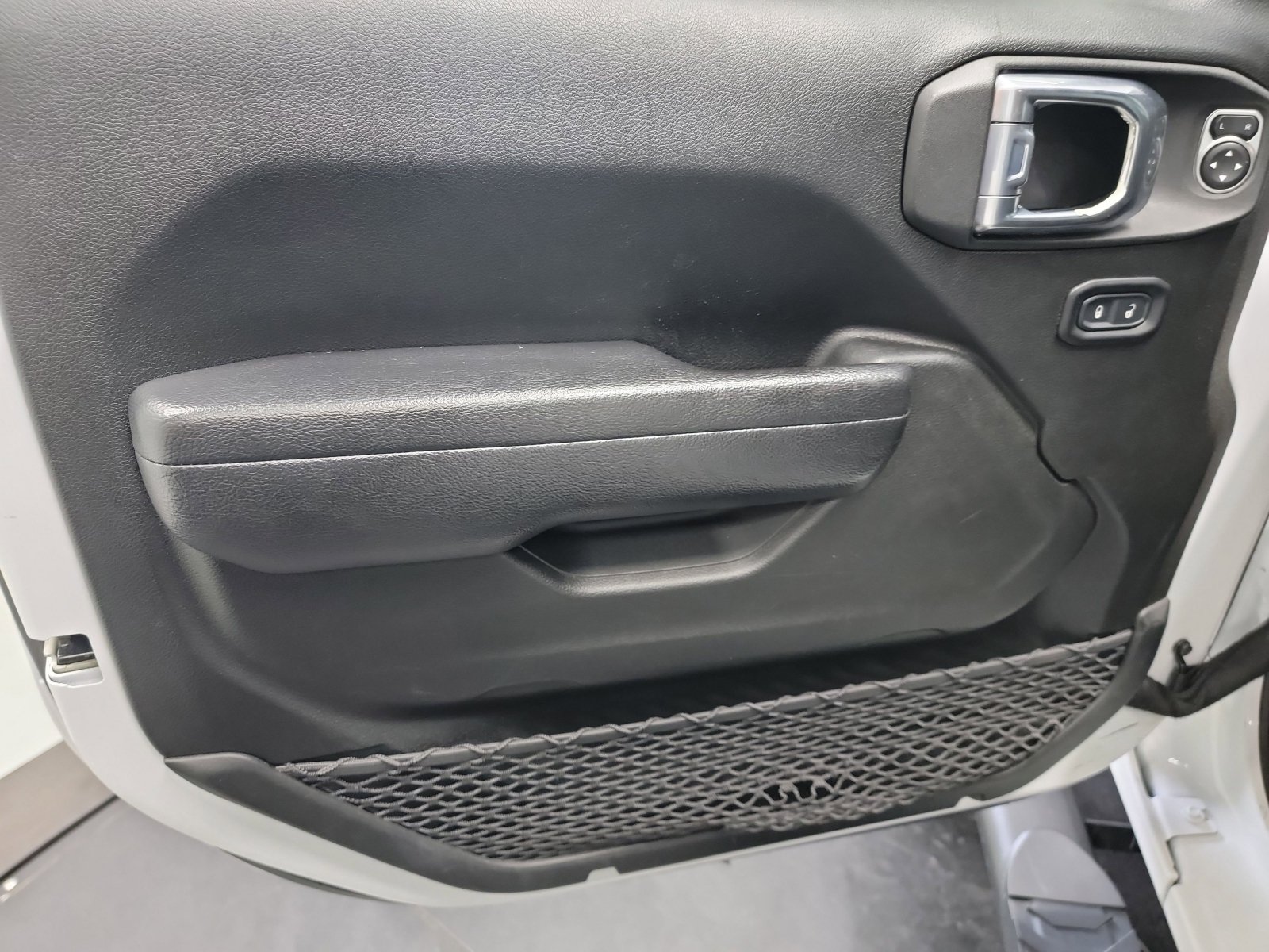 Used 2022 Jeep Wrangler Unlimited Sport AWD/4WD image 13