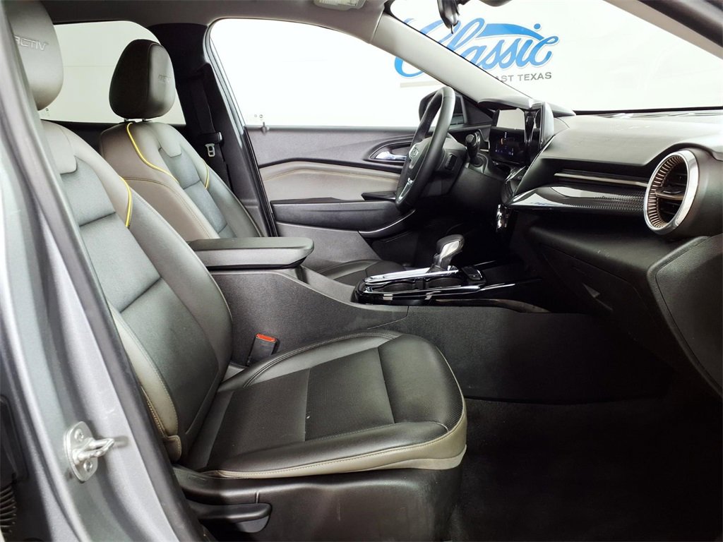 Used 2025 Chevrolet Trax ACTIV w/ Driver Confidence Package image 13