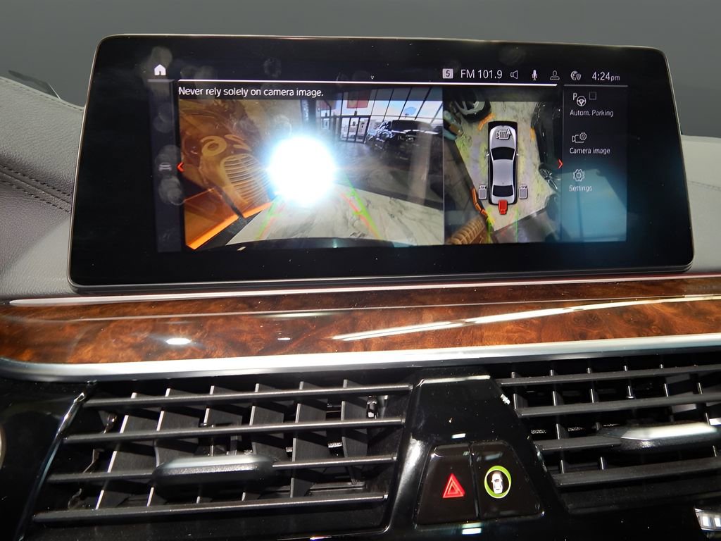 Used 2022 BMW 540i xDrive w/ M Sport Package image 15