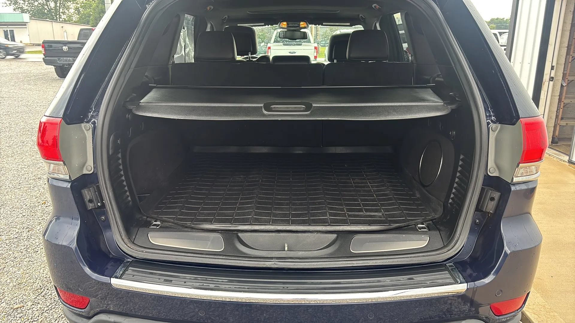 Used 2014 Jeep Grand Cherokee Limited AWD/4WD image 7