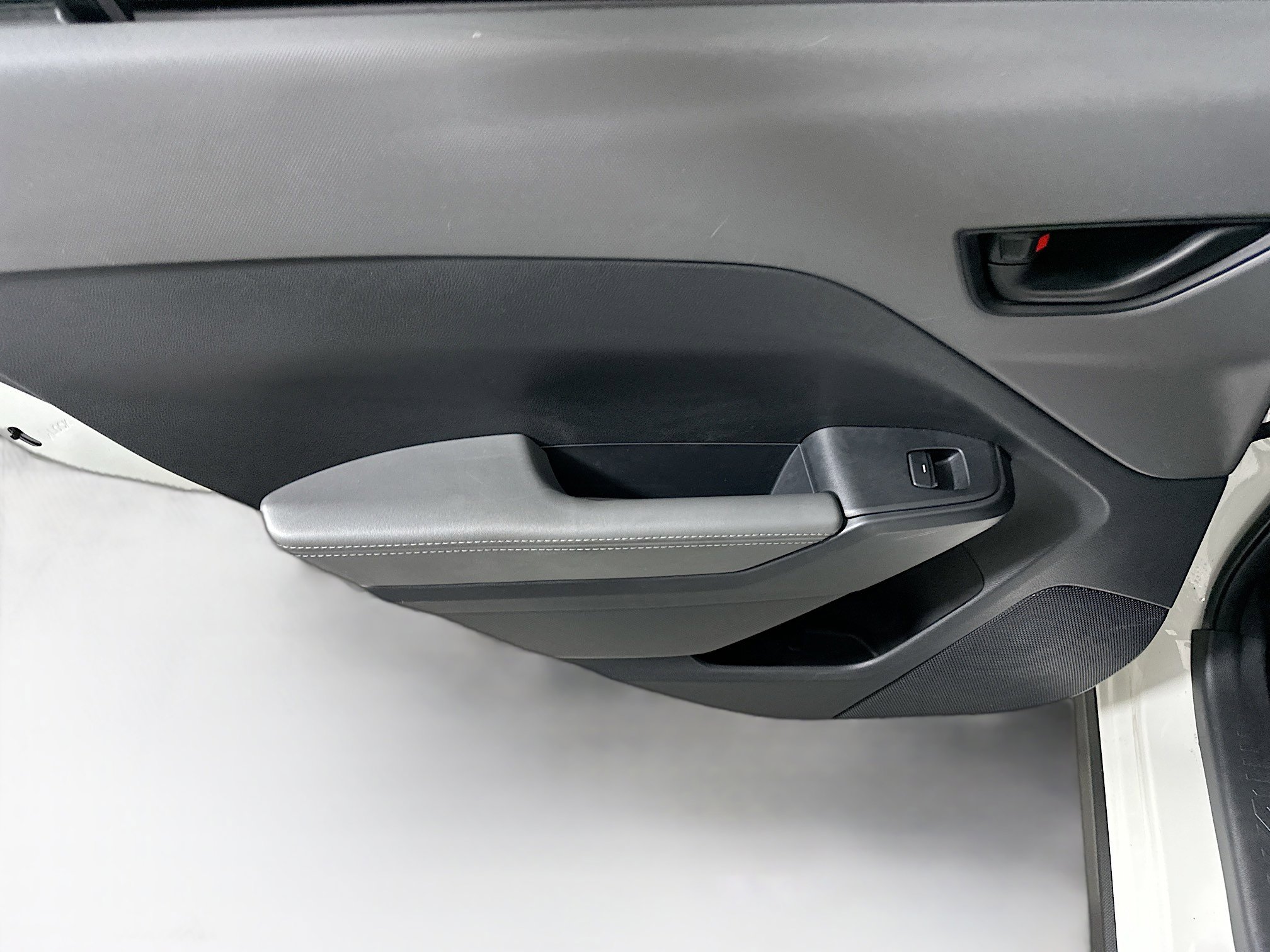 Used 2025 Subaru Crosstrek 2.0i Premium image 24