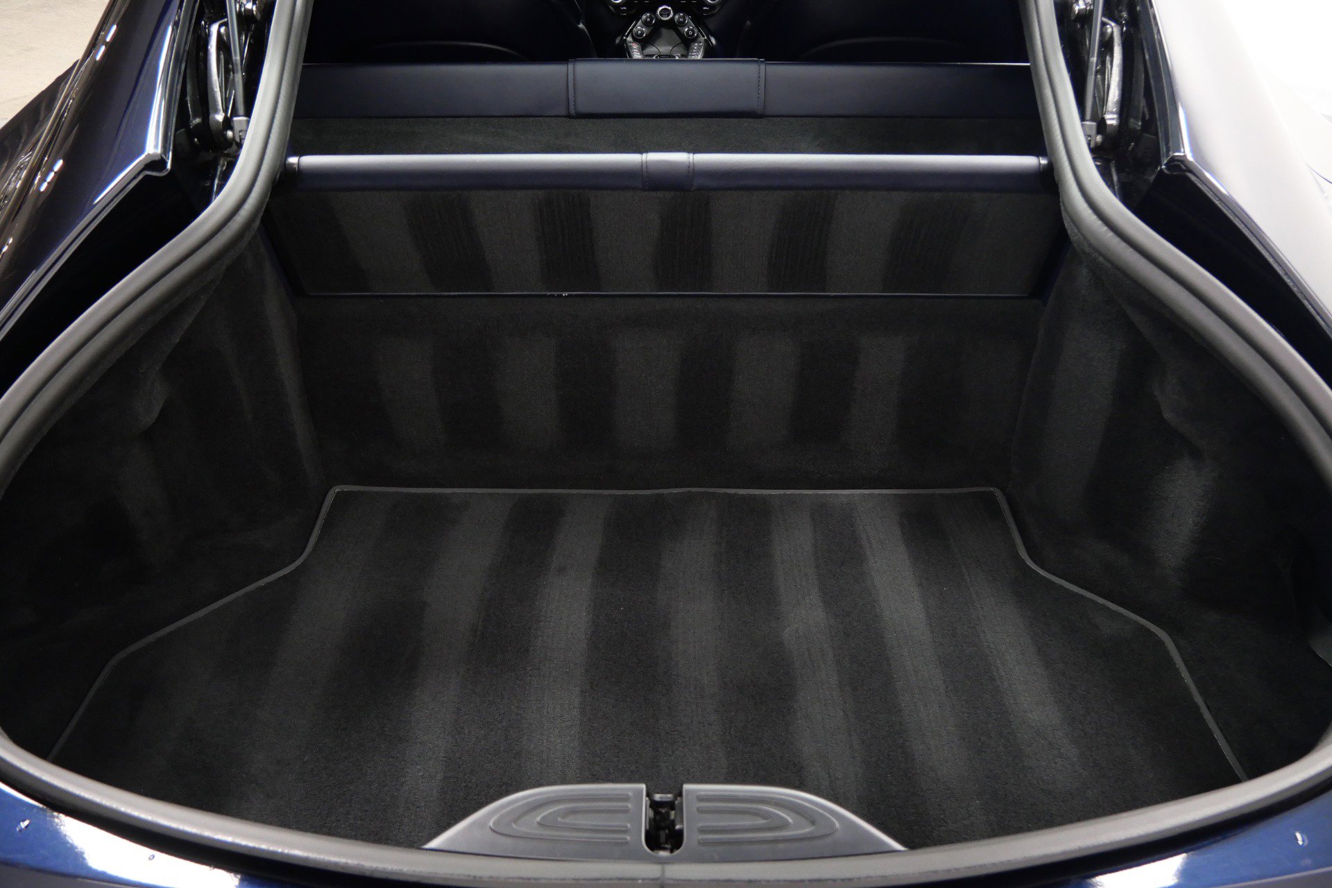 Used 2020 Aston Martin V8 Vantage Coupe image 17