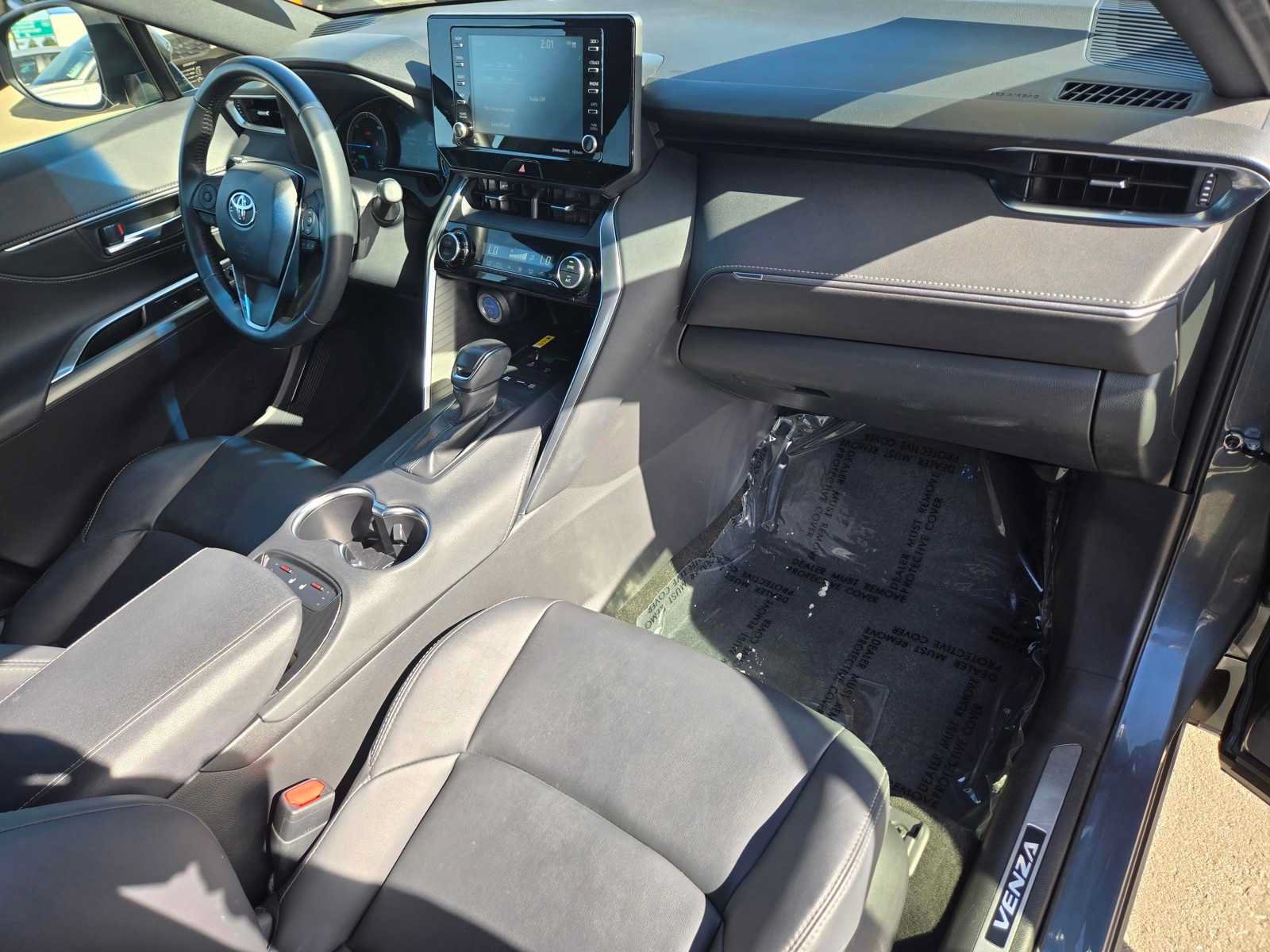 Used 2022 Toyota Venza XLE AWD/4WD image 10