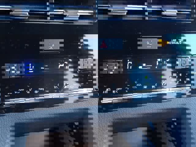 Used 2019 Toyota Avalon Limited image 35