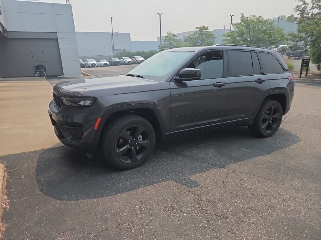 Used 2023 Jeep Grand Cherokee Altitude