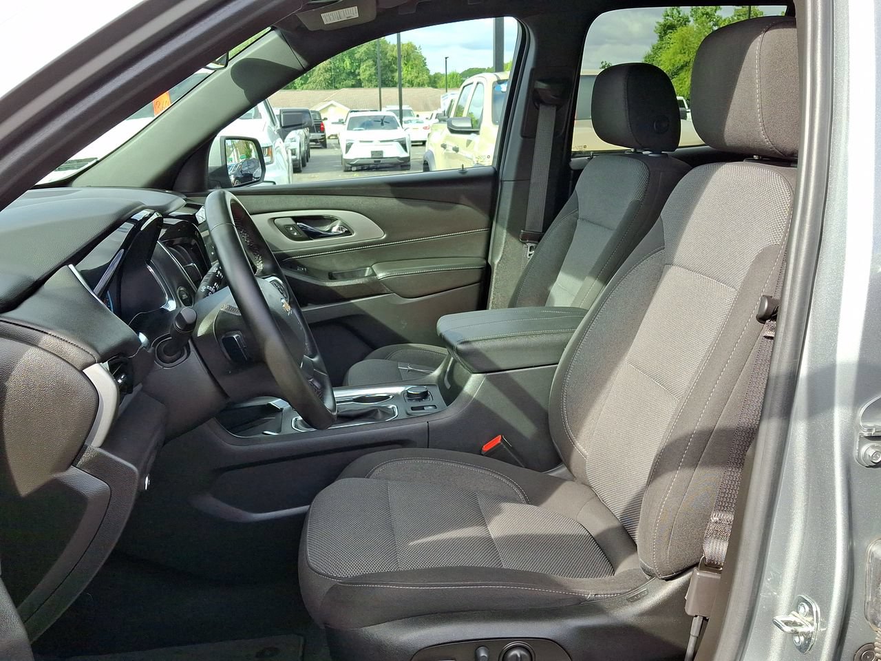 Certified 2023 Chevrolet Traverse LT FWD image 3