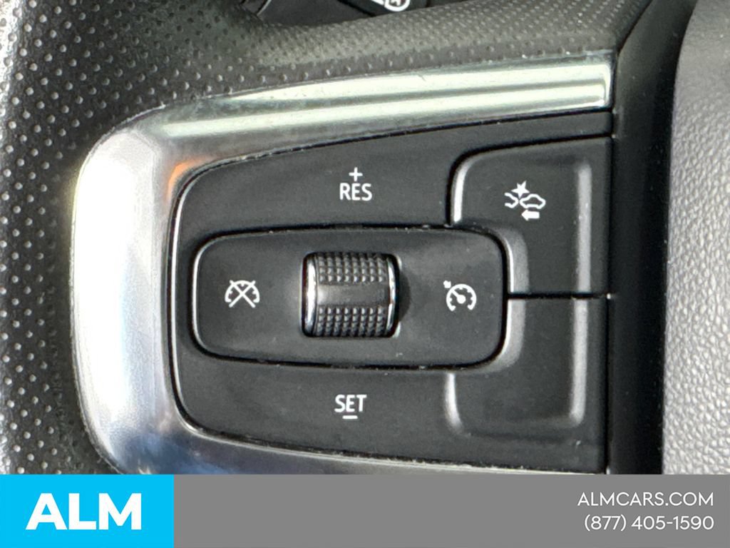 Used 2025 Chevrolet Blazer LT FWD image 28