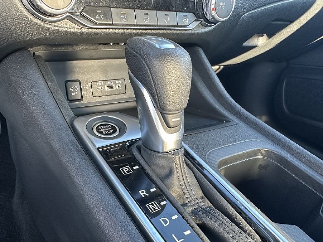 Used 2025 Nissan Sentra SV FWD image 31