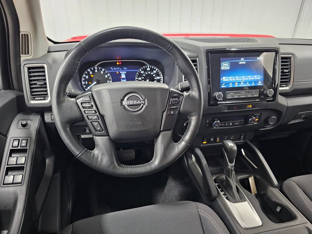 Used 2022 Nissan Frontier SV AWD/4WD image 14