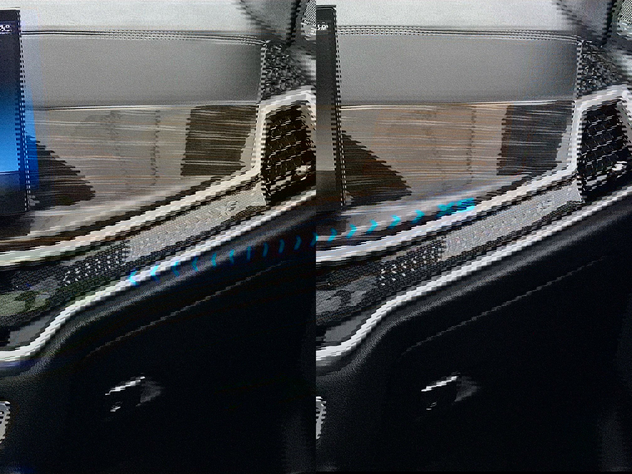 Used 2024 BMW X5 xDrive50e w/ Executive Package image 16