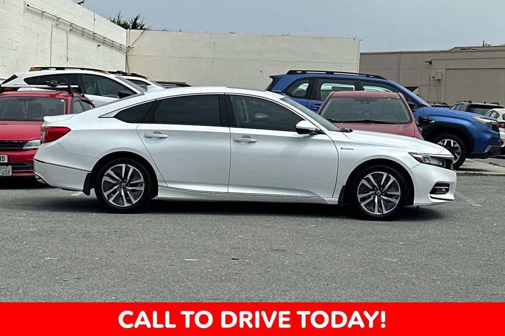 Used 2018 Honda Accord Touring image 2