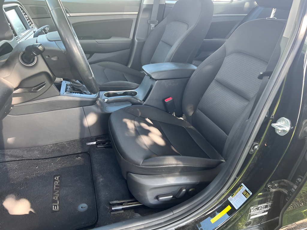 Used 2017 Hyundai Elantra Value Edition FWD image 18
