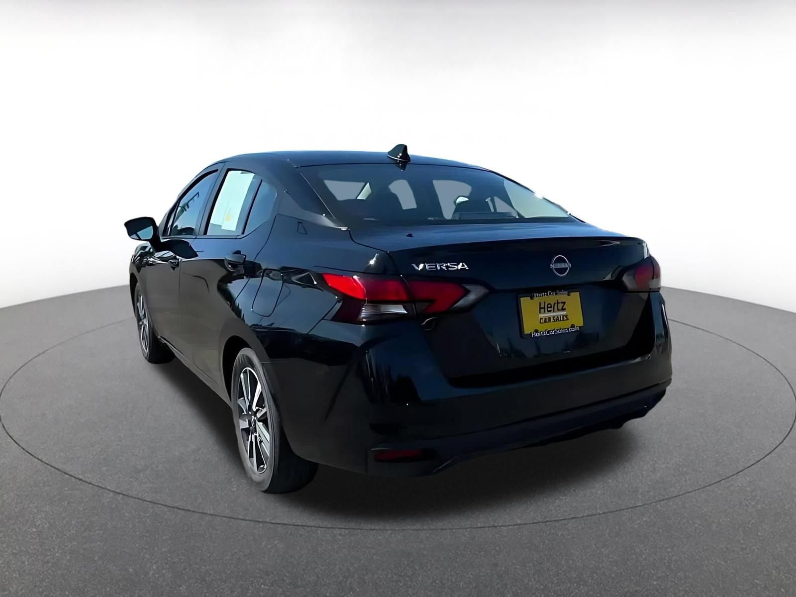 Used 2025 Nissan Versa SV FWD image 9