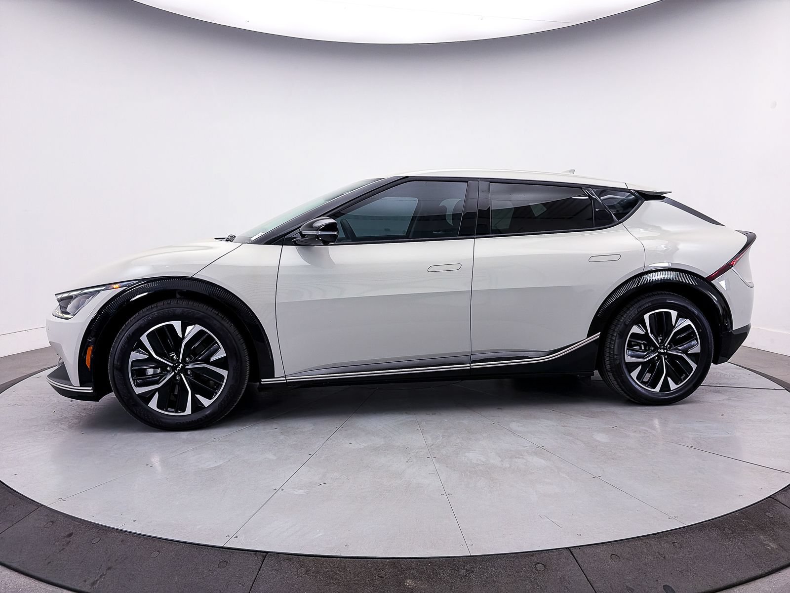 Certified 2023 Kia EV6 Wind w/ Wind Technology Package RWD image 40