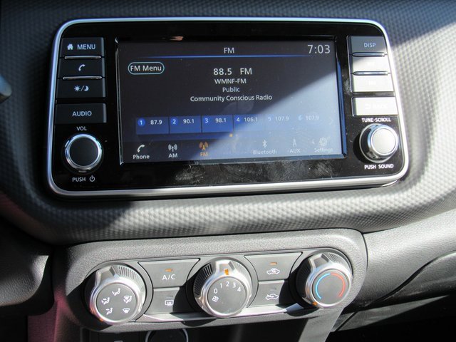 New 2025 Nissan Kicks Play S image 13