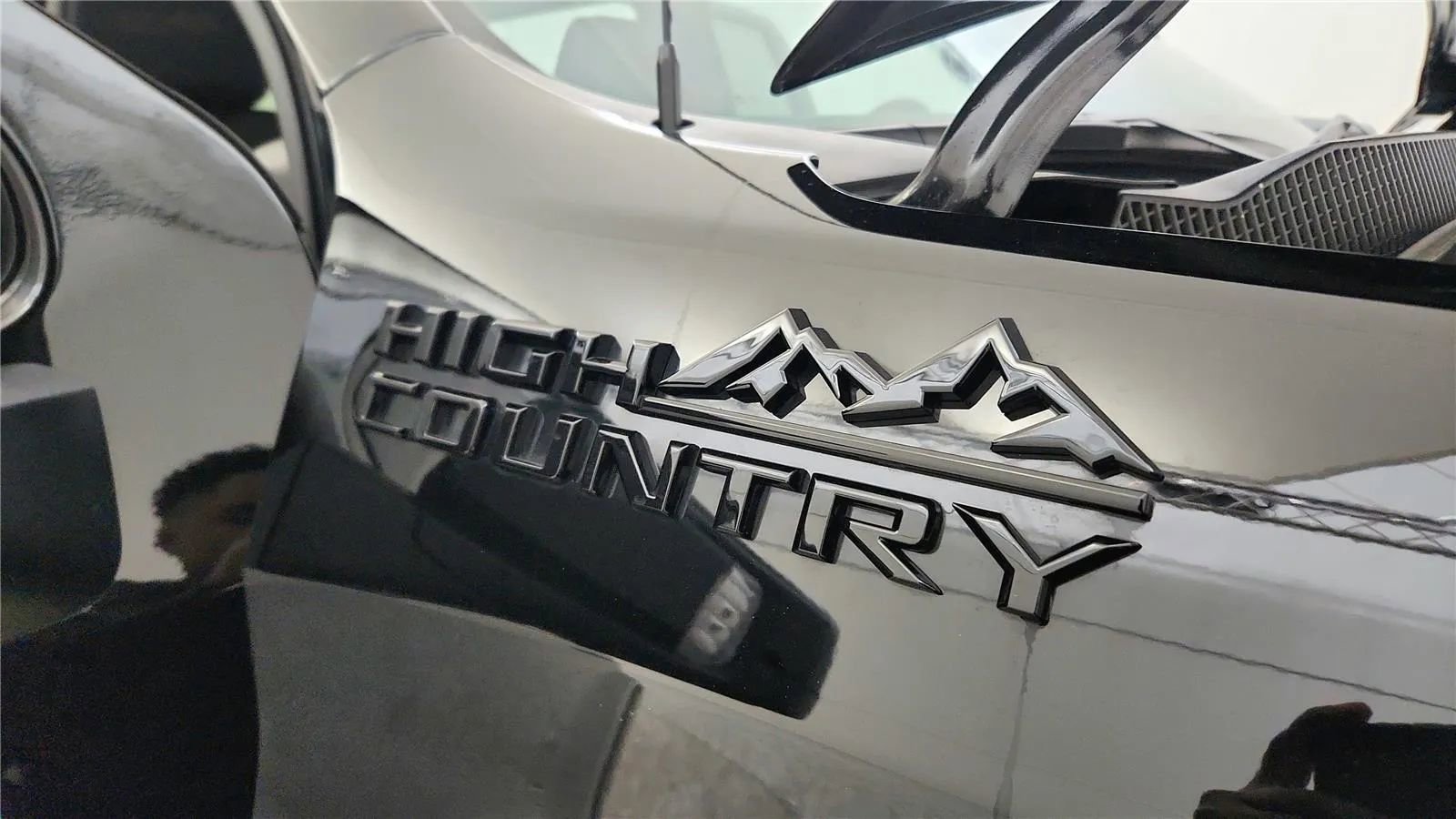 Used 2025 Chevrolet Silverado 1500 High Country w/ Midnight Edition image 24