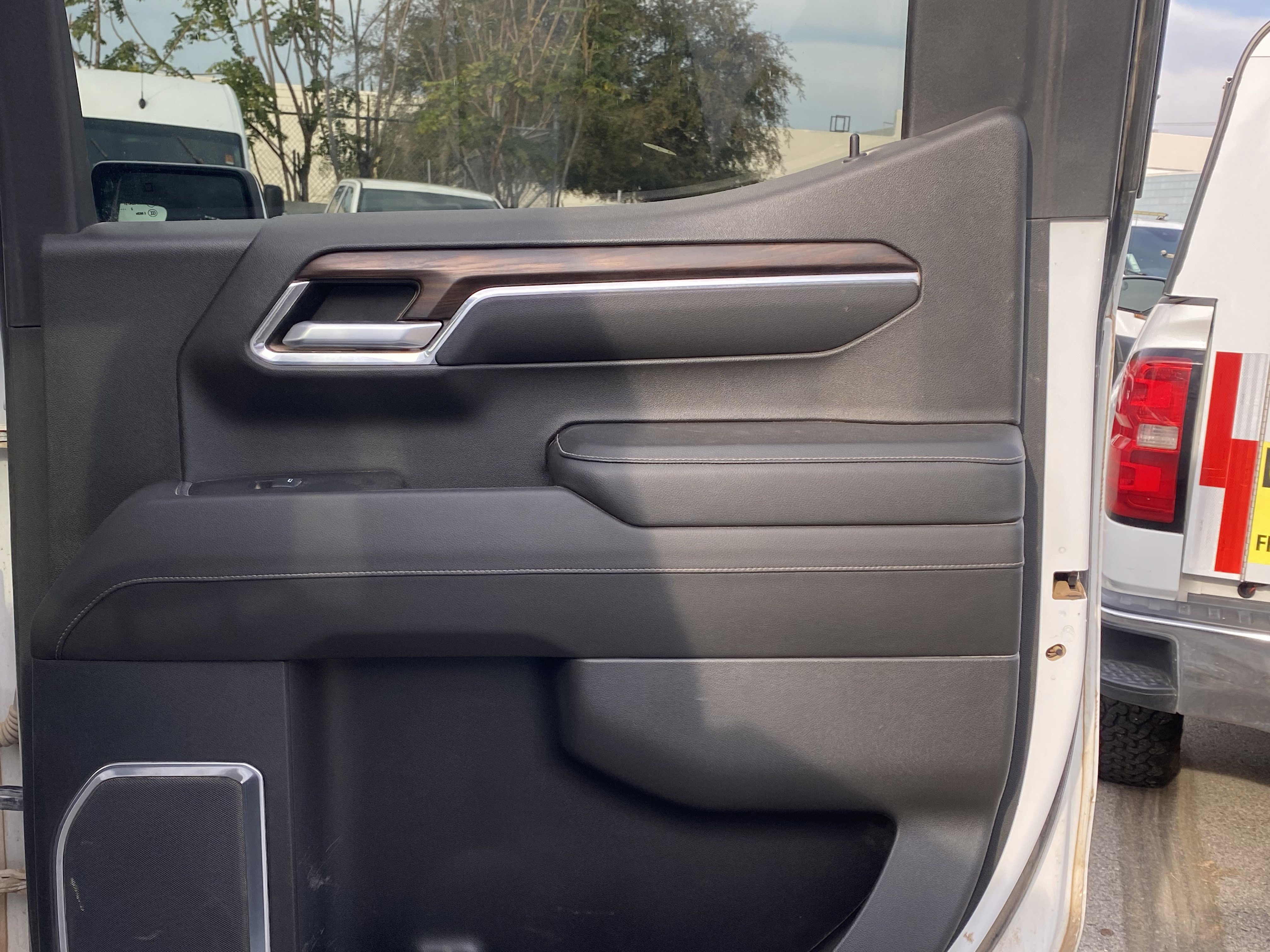 Used 2022 GMC Sierra 1500 SLT w/ SLT Convenience Package image 25