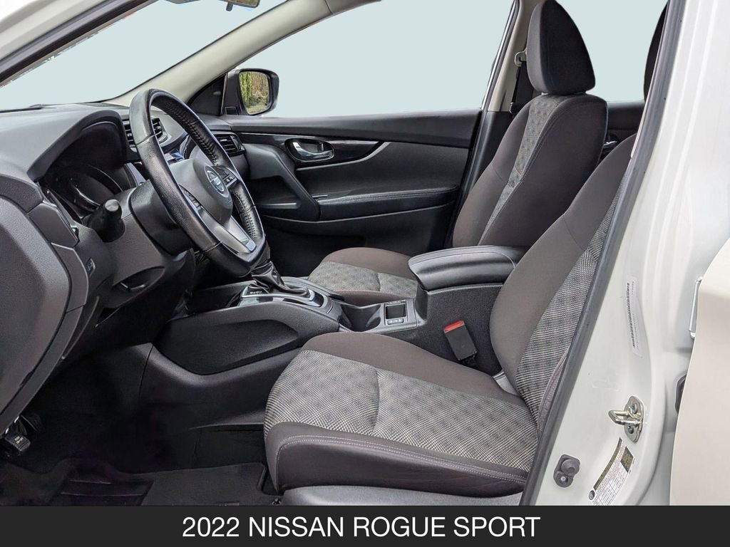 Used 2022 Nissan Rogue Sport SV FWD image 14