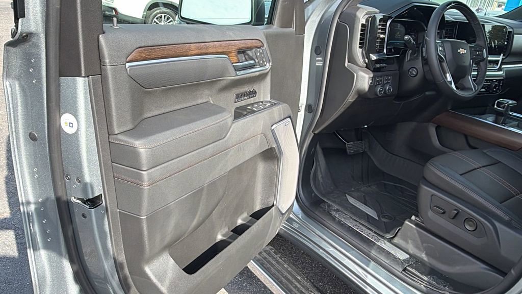 New 2026 Chevrolet Silverado 1500 High Country image 11