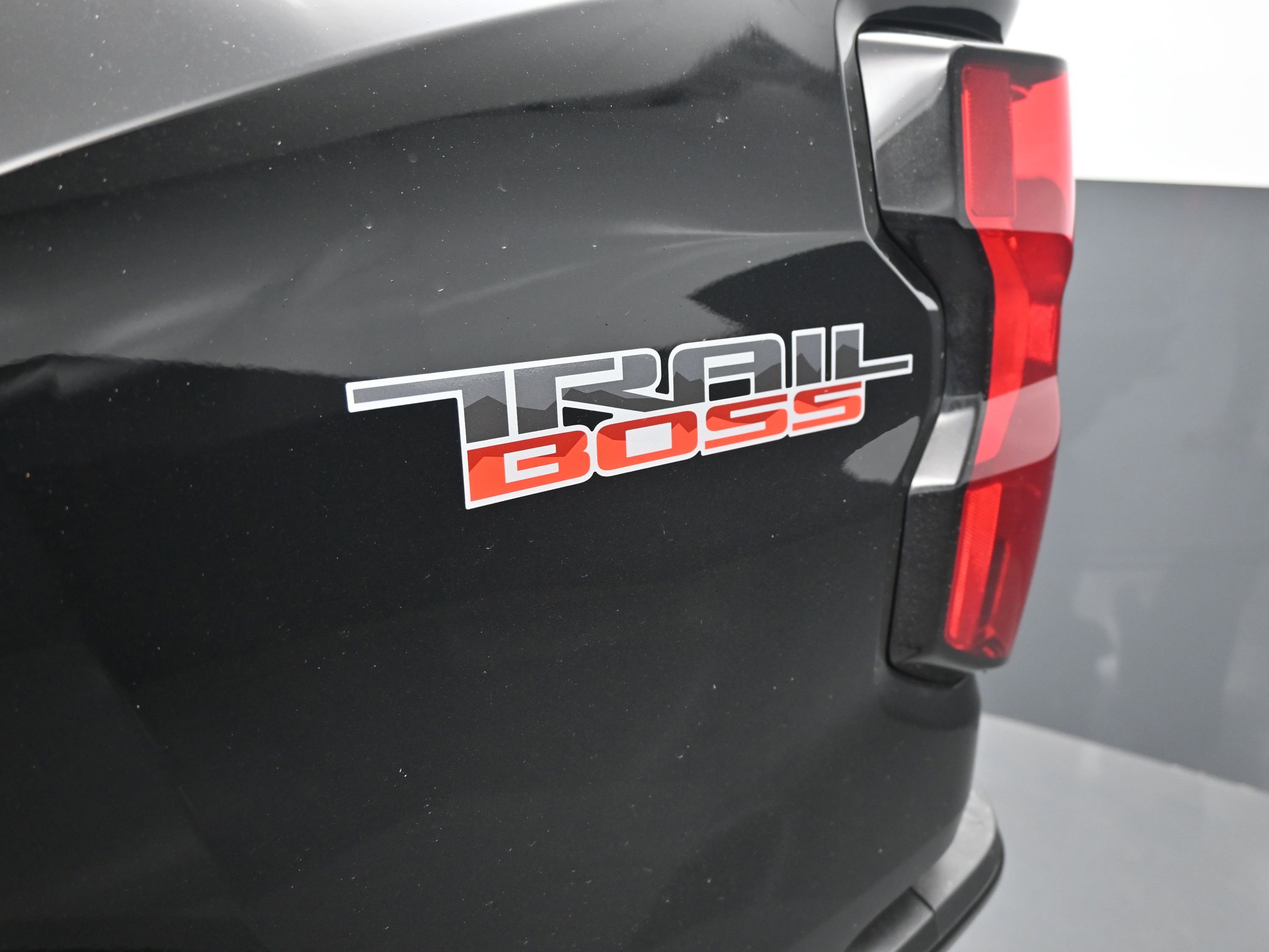 Used 2024 Chevrolet Colorado Trail Boss w/ Technology Package image 20