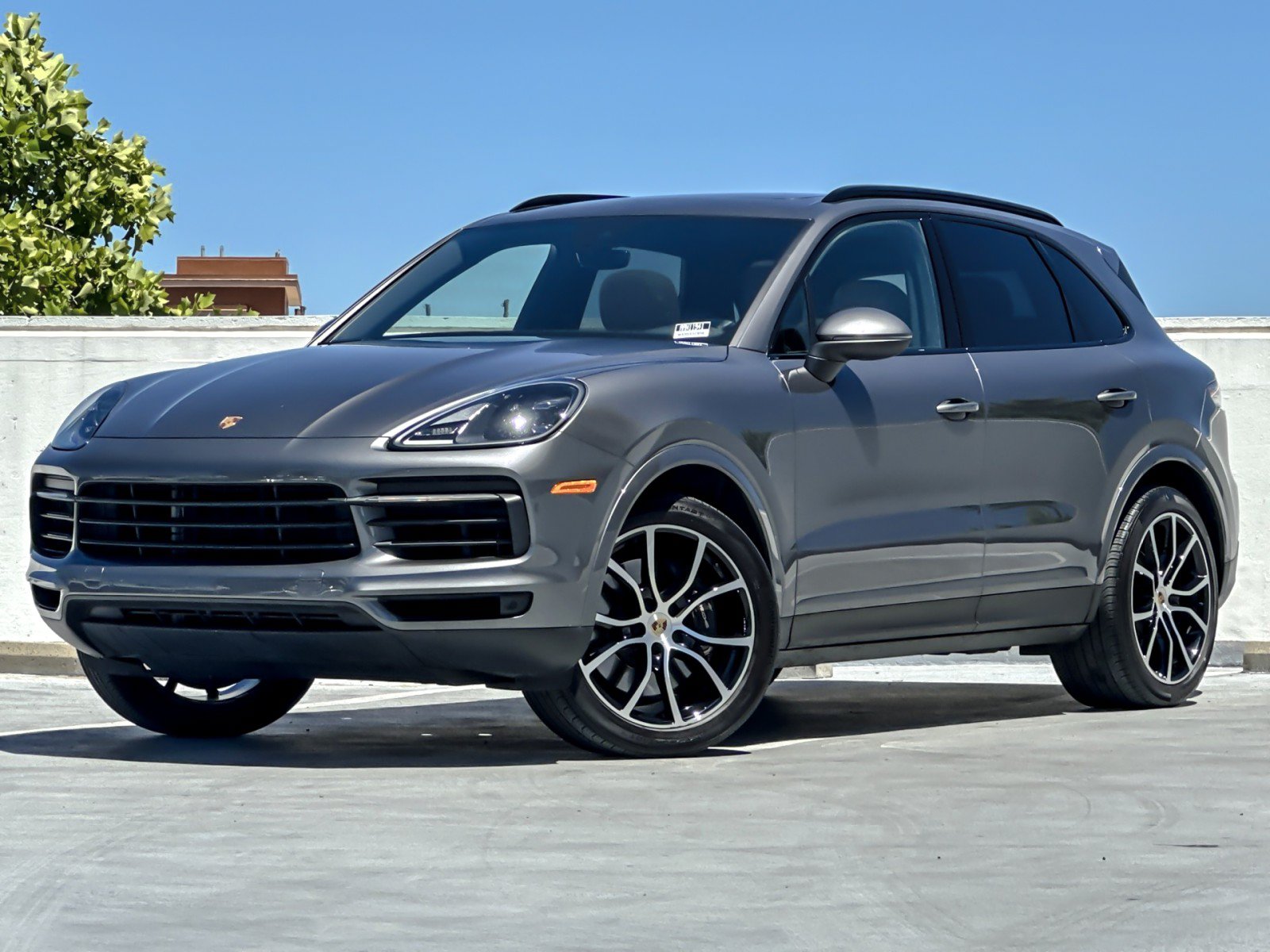 Used 2023 Porsche Cayenne AWD/4WD image 1