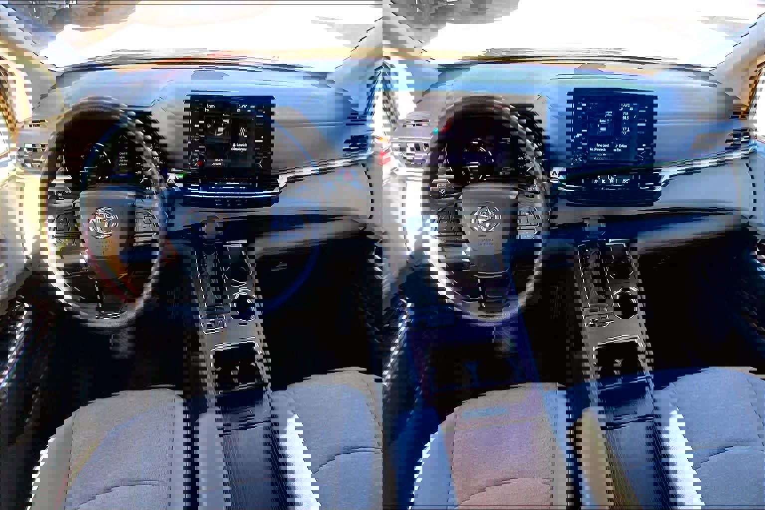 Used 2024 Toyota Sienna LE image 15