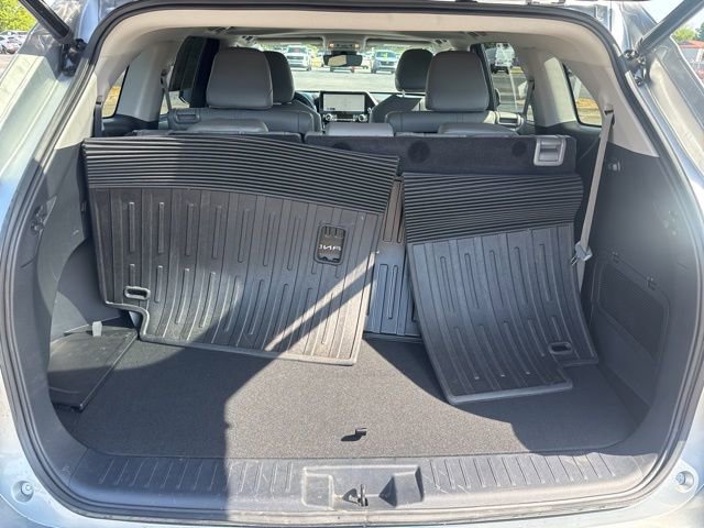 Used 2023 Toyota Highlander XLE FWD image 21
