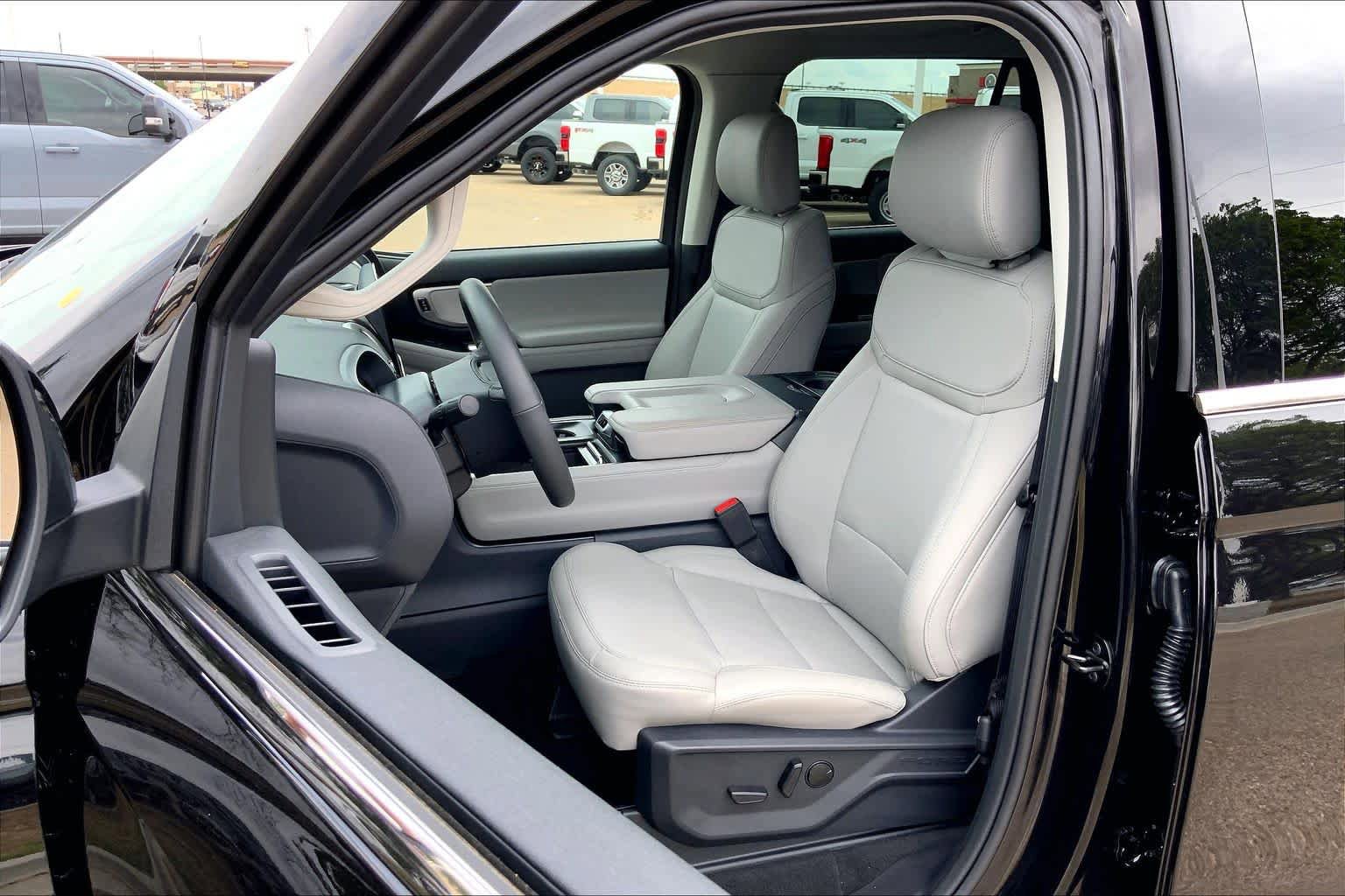 Used 2026 Ford Expedition Max Active image 8