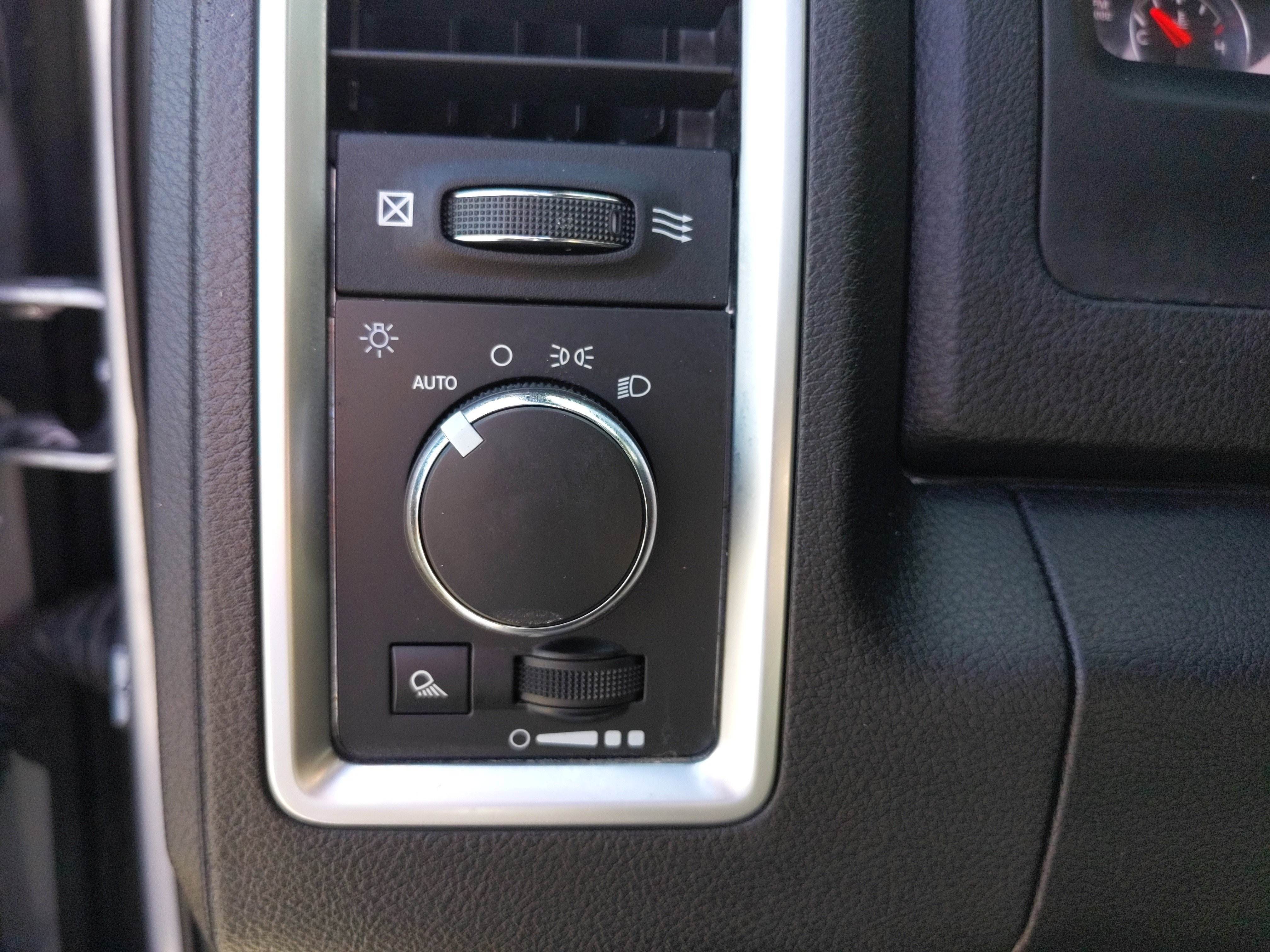 Used 2024 RAM 1500 Classic Warlock image 12