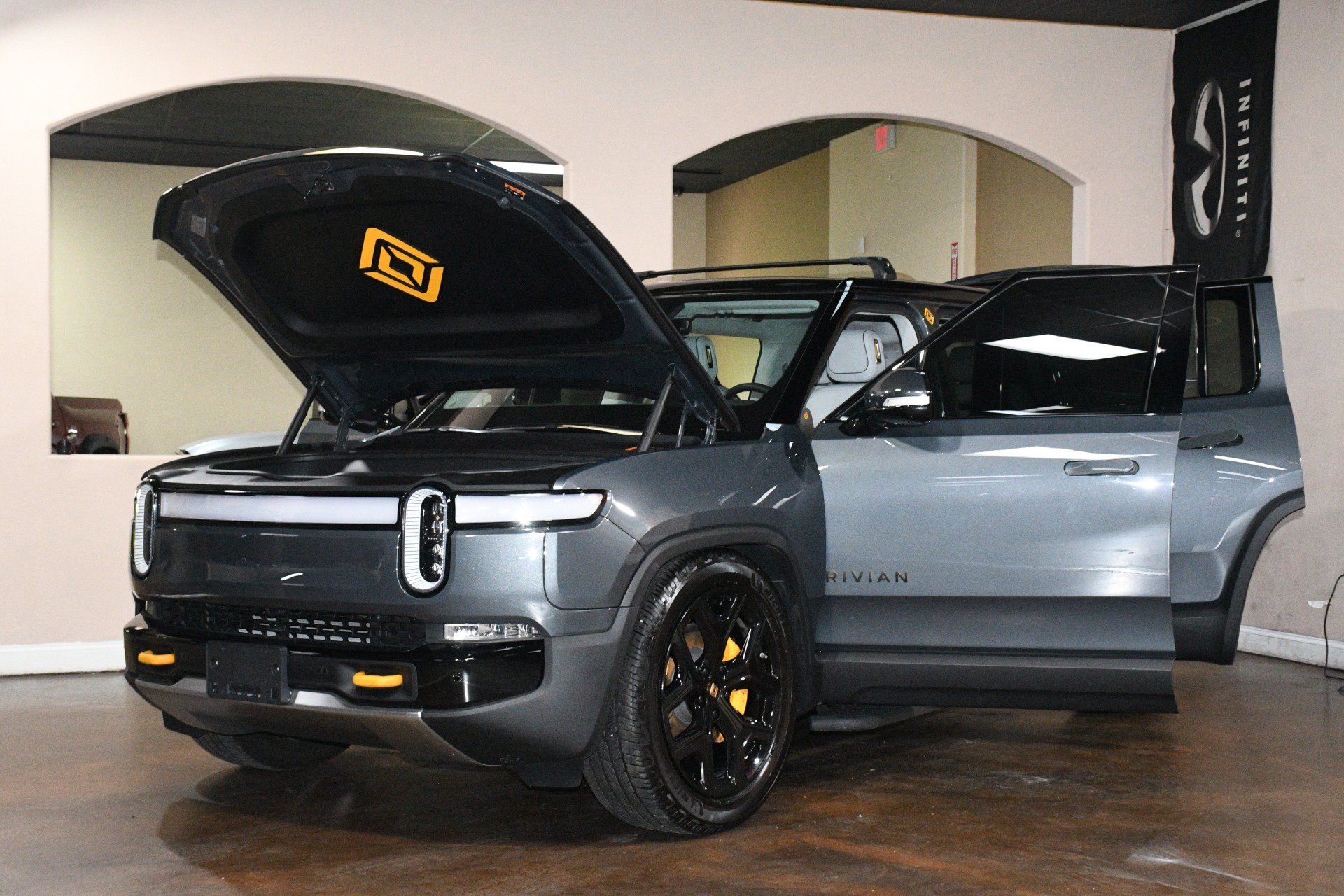 Used 2023 Rivian R1S Launch Edition Quad AWD/4WD image 90