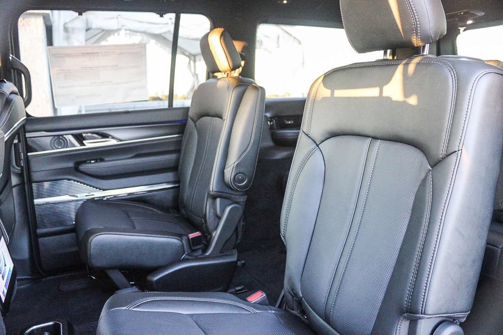 New 2026 Jeep Grand Wagoneer Summit AWD/4WD image 19