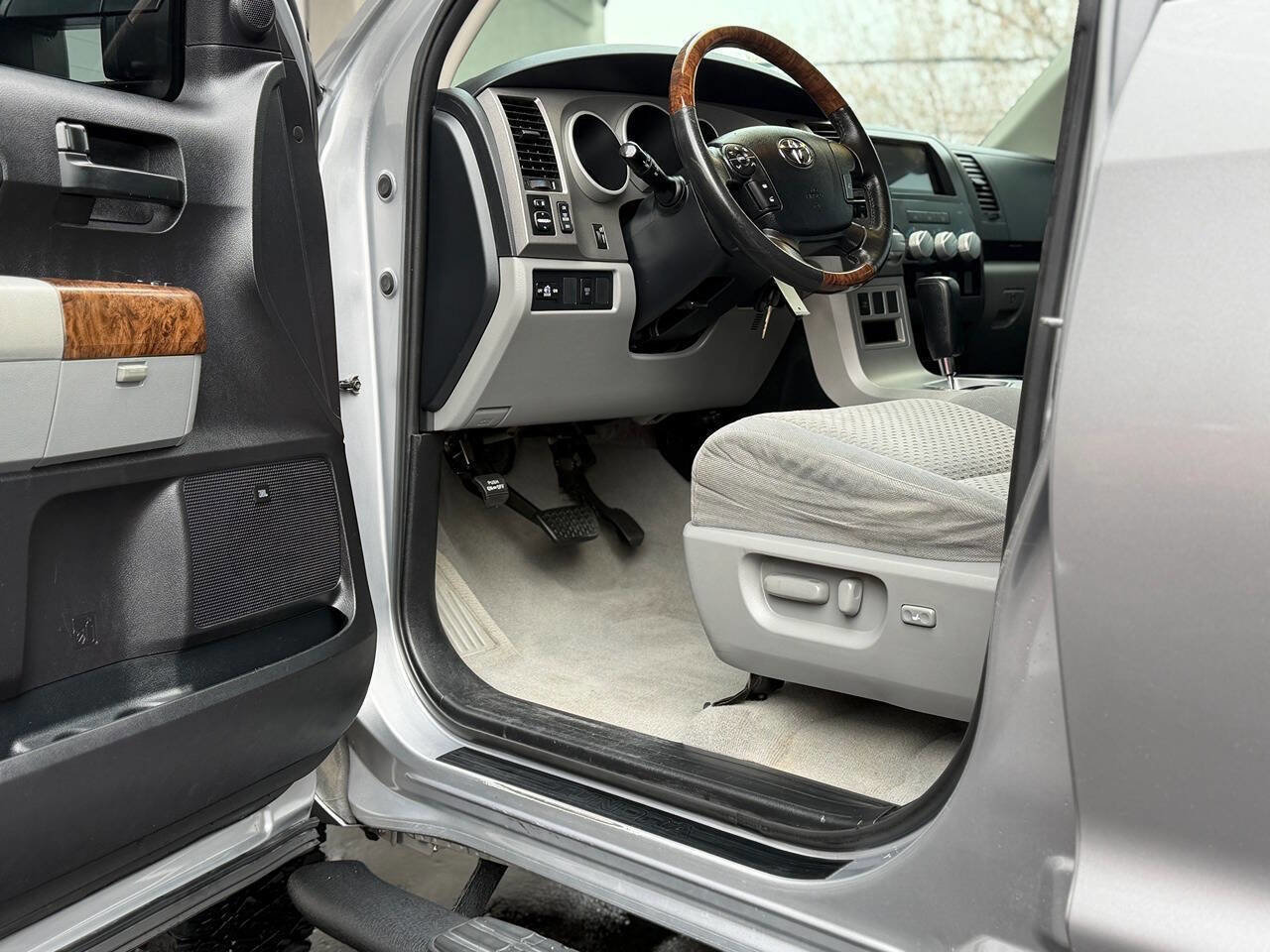 Used 2008 Toyota Tundra SR5 AWD/4WD image 4