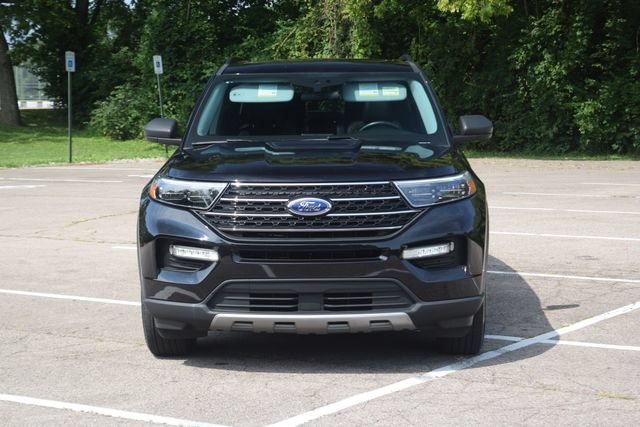 Used 2023 Ford Explorer XLT w/ Equipment Group 202A AWD/4WD image 22