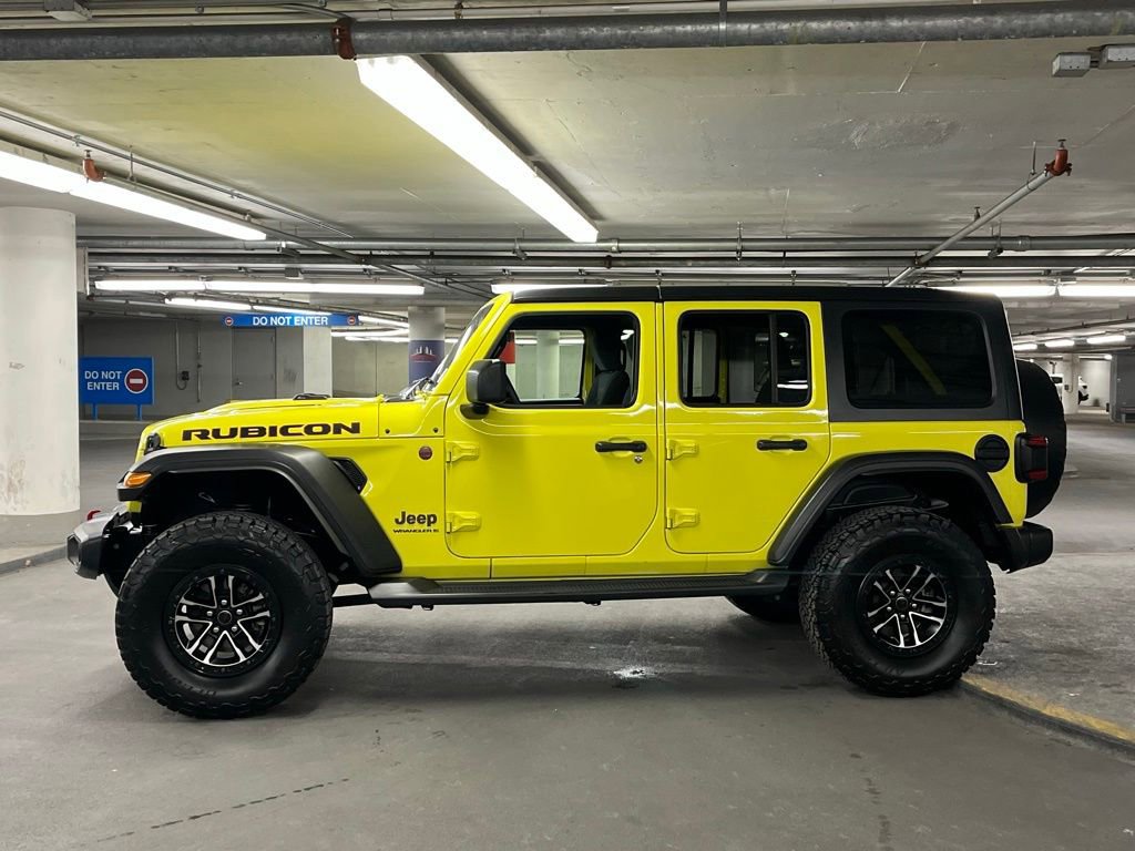 Used 2024 Jeep Wrangler Unlimited Rubicon w/ XTREMEE 35" Tire Package image 29