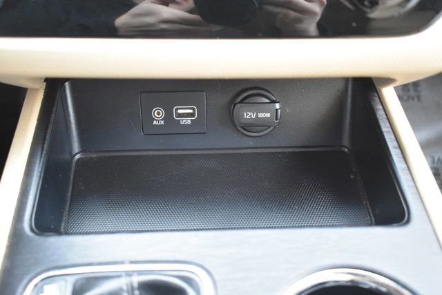 Used 2019 Kia Sedona LX image 29