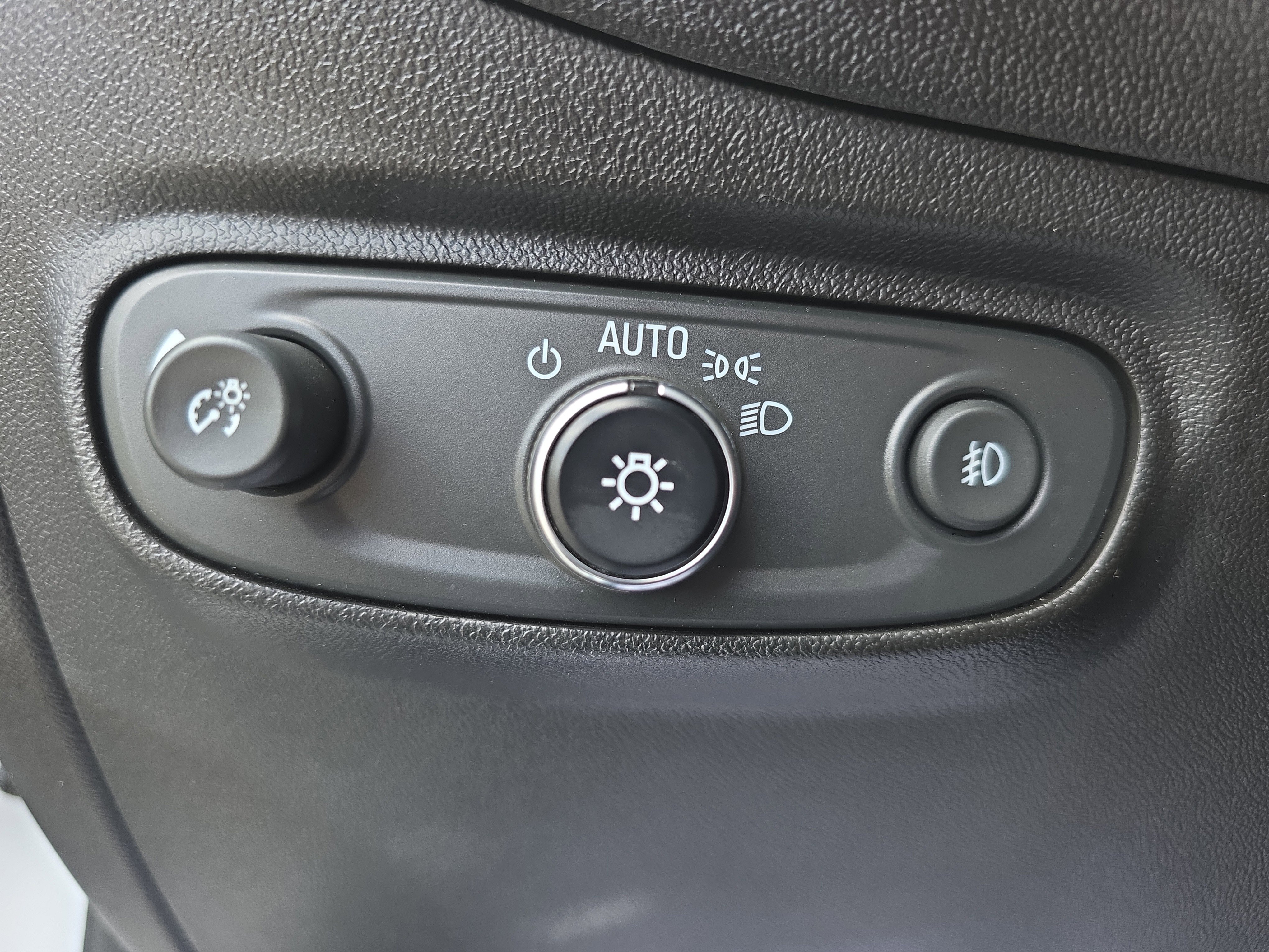 Used 2022 Chevrolet Equinox Premier FWD image 23