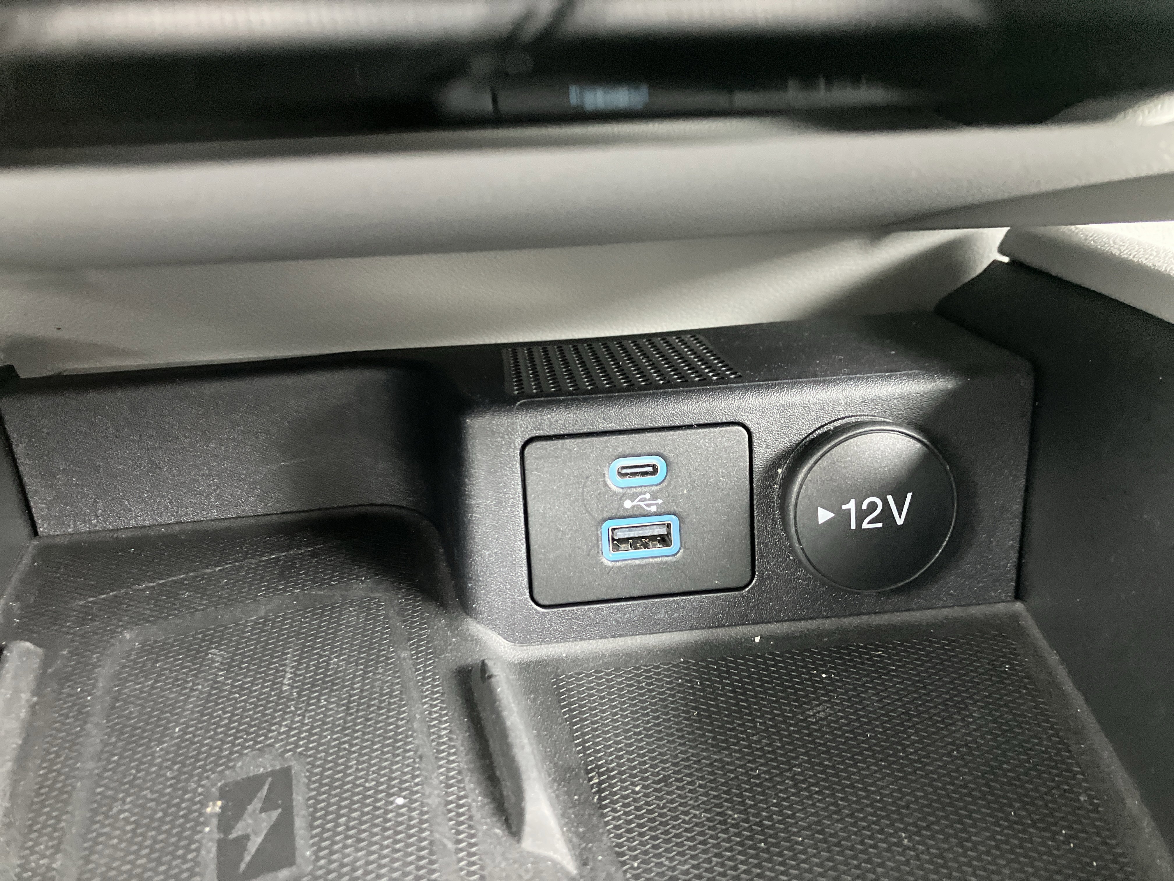 Used 2023 Ford Escape Platinum image 30