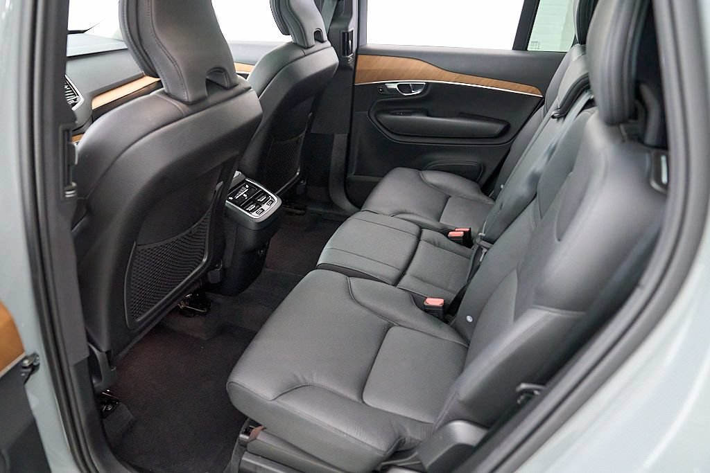 Certified 2025 Volvo XC90 B6 Plus AWD/4WD image 20