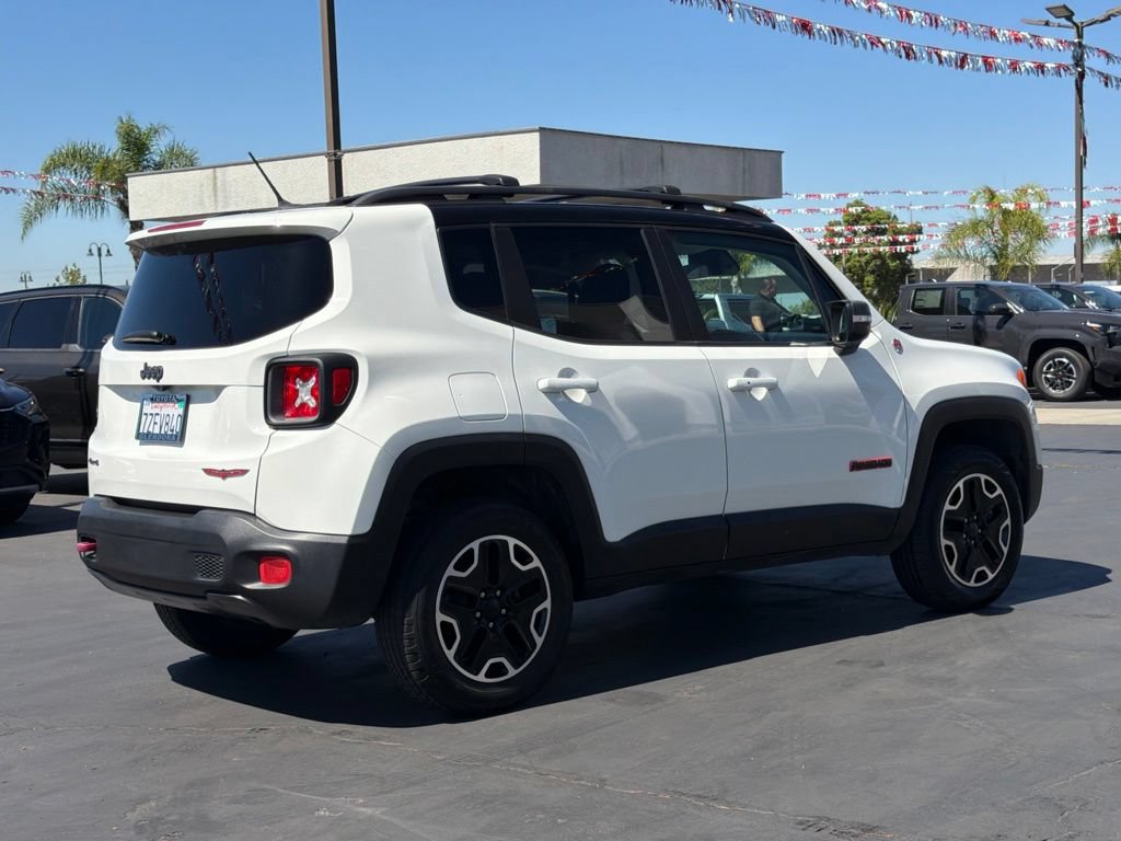 Used 2017 Jeep Renegade Trailhawk AWD/4WD image 11