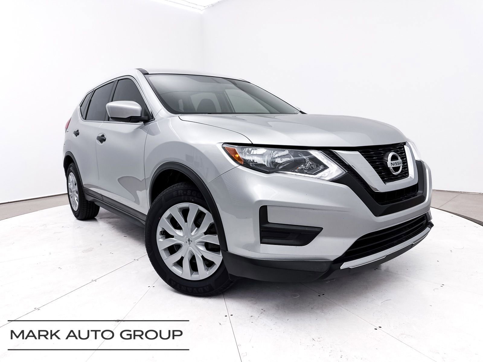 Used 2017 Nissan Rogue S image 1