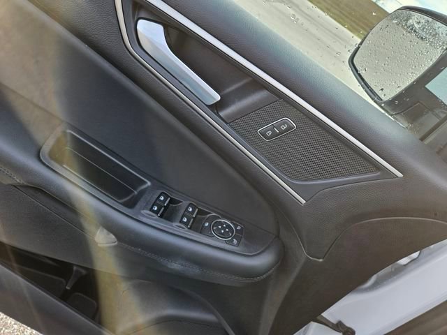 Used 2024 Ford Edge SEL image 11