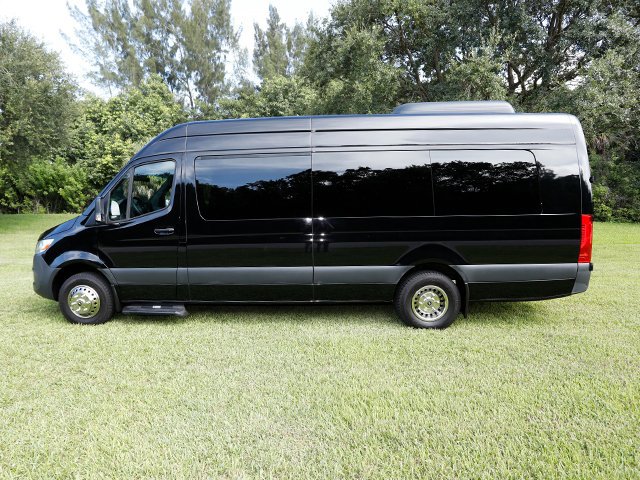 Used 2023 Mercedes-Benz Sprinter 3500 image 2