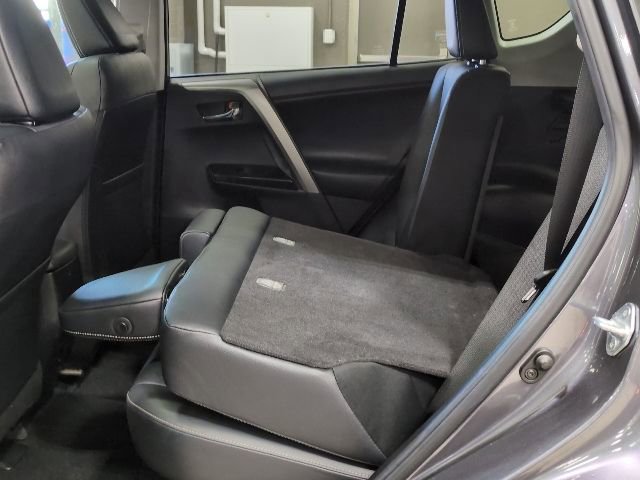Used 2018 Toyota RAV4 Limited w/ Advanced Technology Package AWD/4WD image 17
