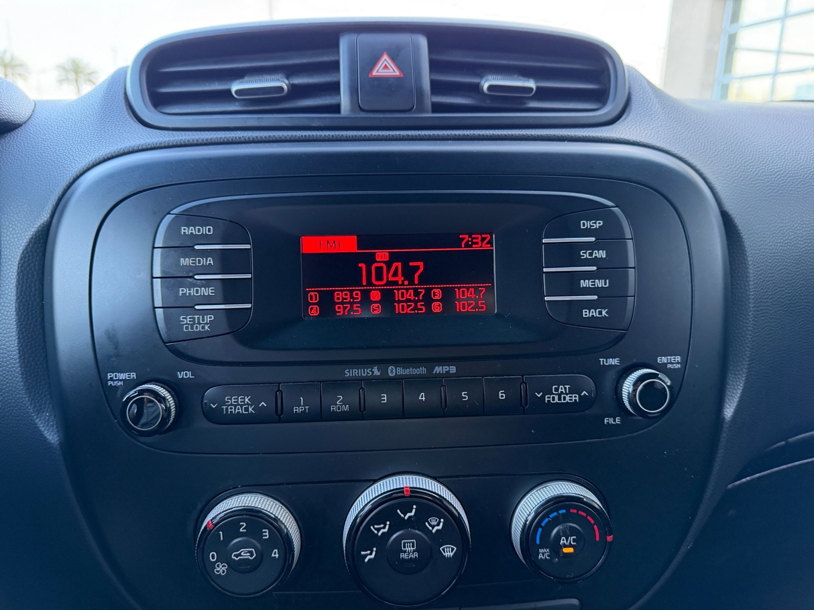 Used 2015 Kia Soul + image 28