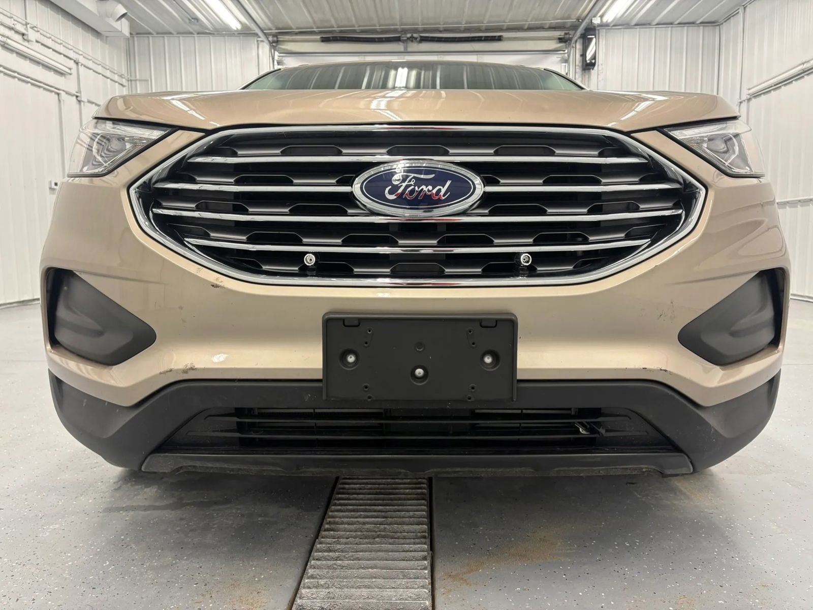 Used 2020 Ford Edge SE w/ Cargo Accessory Package FWD image 11