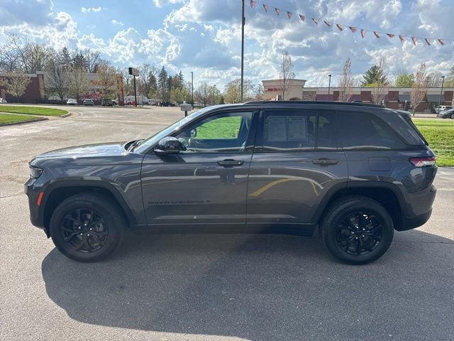 Certified 2024 Jeep Grand Cherokee Altitude AWD/4WD image 6