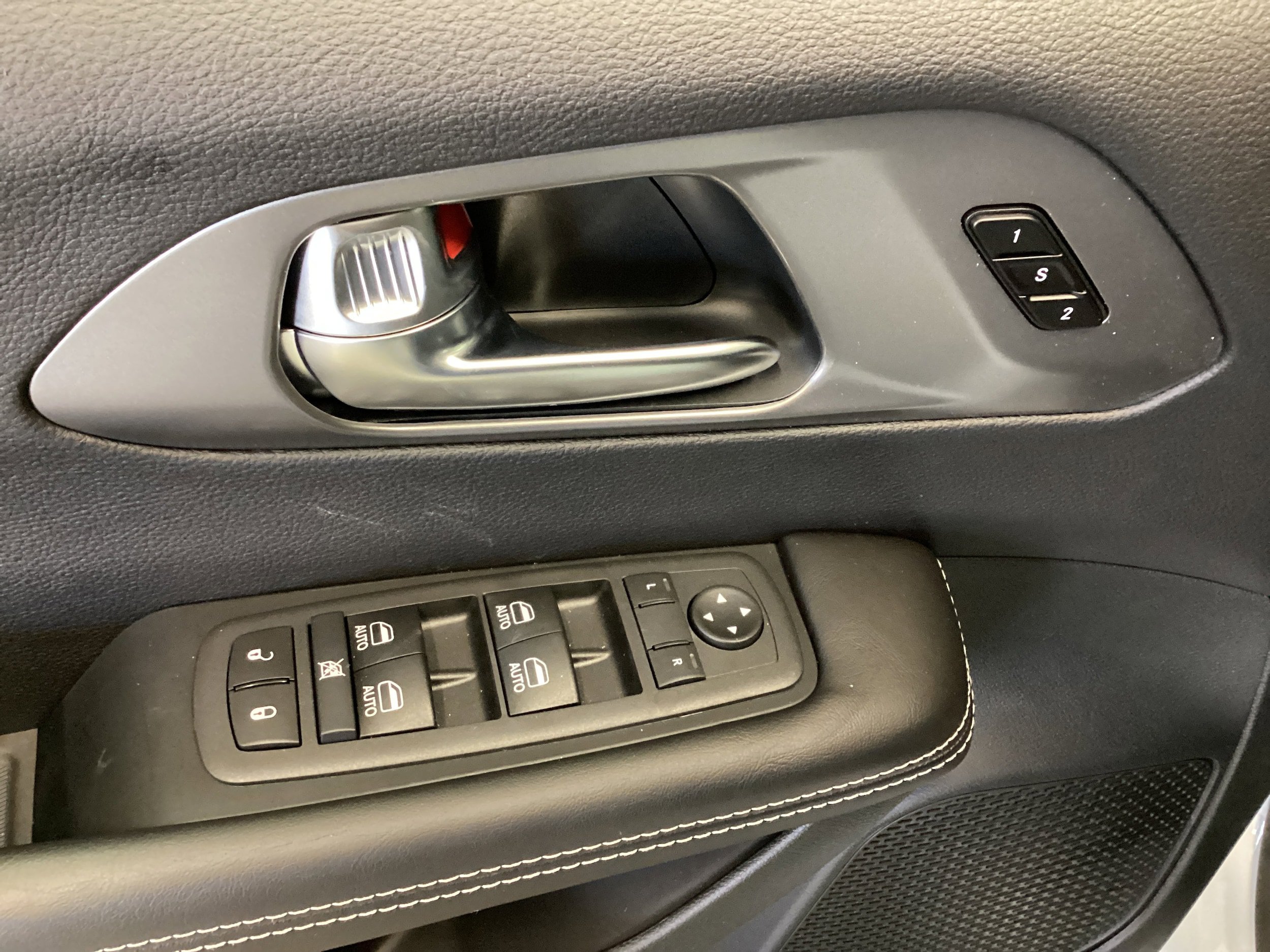 New 2026 Chrysler Pacifica Select FWD image 13