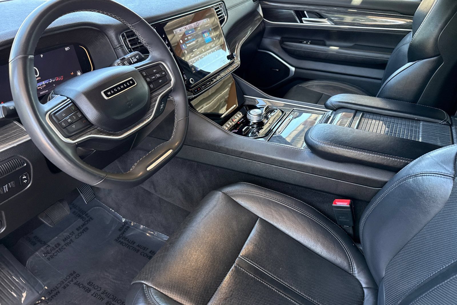 Used 2022 Jeep Wagoneer Series III AWD/4WD image 5