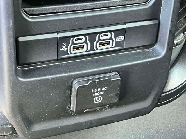 Used 2019 RAM 1500 Laramie w/ Off Road Group AWD/4WD image 13