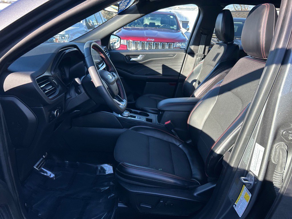 Used 2023 Ford Escape ST-Line w/ Tech Pack #1 image 8